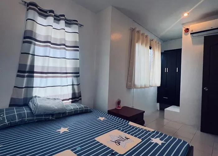 In The Historic Entire House With 3 Beds *