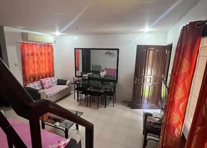 In The Historic Entire House With 3 Beds *